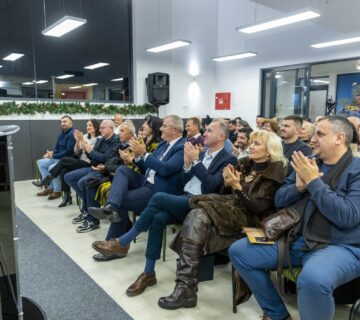 592356640 1246528317504256 3785717311861944521 n 360x320