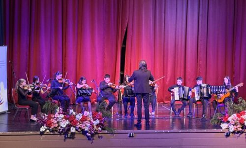 IMG-e90498fea76b72b7e6c033f7875b9894-V